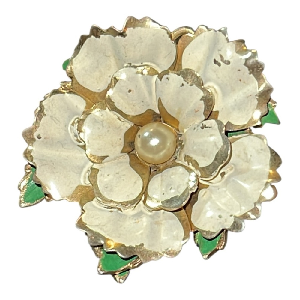 Elegant Gold and Cream Floral Brooch